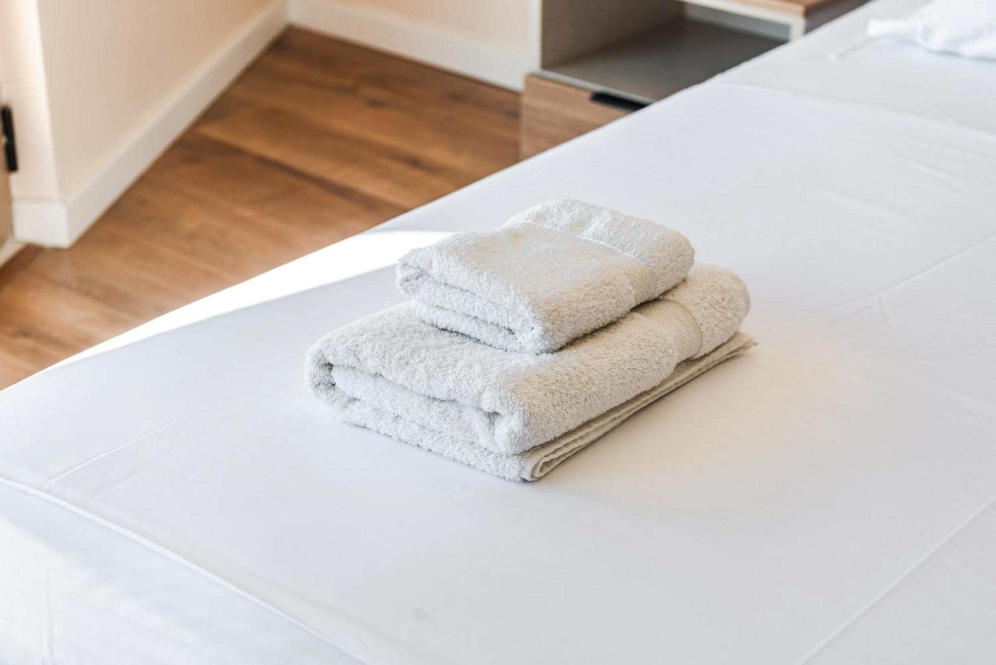 Urban Oasis 1 Bedroom 500mbs